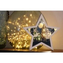 Paysage De Noël Dans Cadre En Forme D'étoile , Scène Hivernale Dans Cadre Lumineux Motifs Petite Maison Enneigée Et Cerfs Dans La Forêt Hx26 Cm. -Lemax Decor Magasin 68752321 4